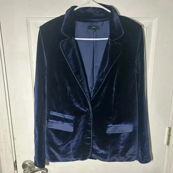 Fate Navy Blue Velvet like Blazer. Size small. Single button. Double pocket - Picture 1 of 11